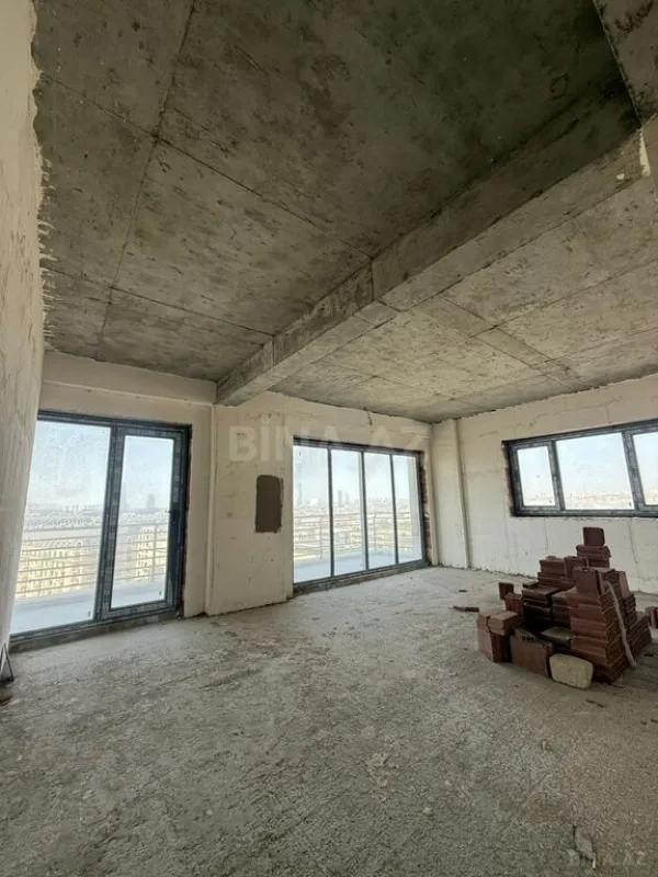 Satılır 3 otaqlı mənzil 163 m²