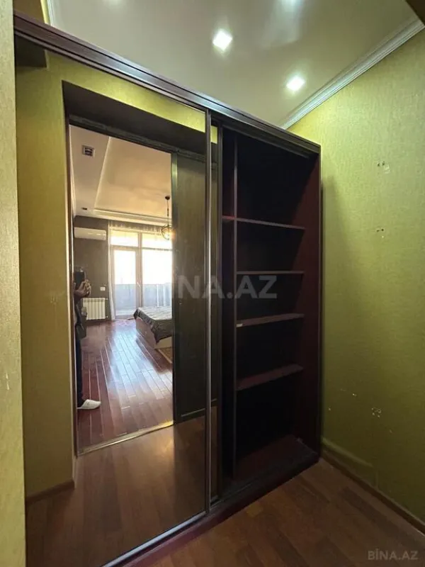 Satılır 2 otaqlı mənzil 81 m²