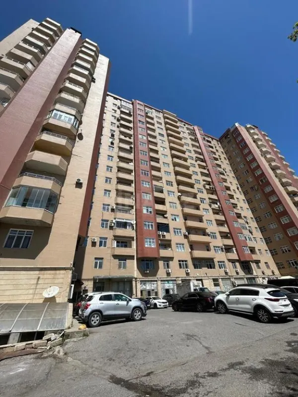Satılır 2 otaqlı mənzil 81 m²