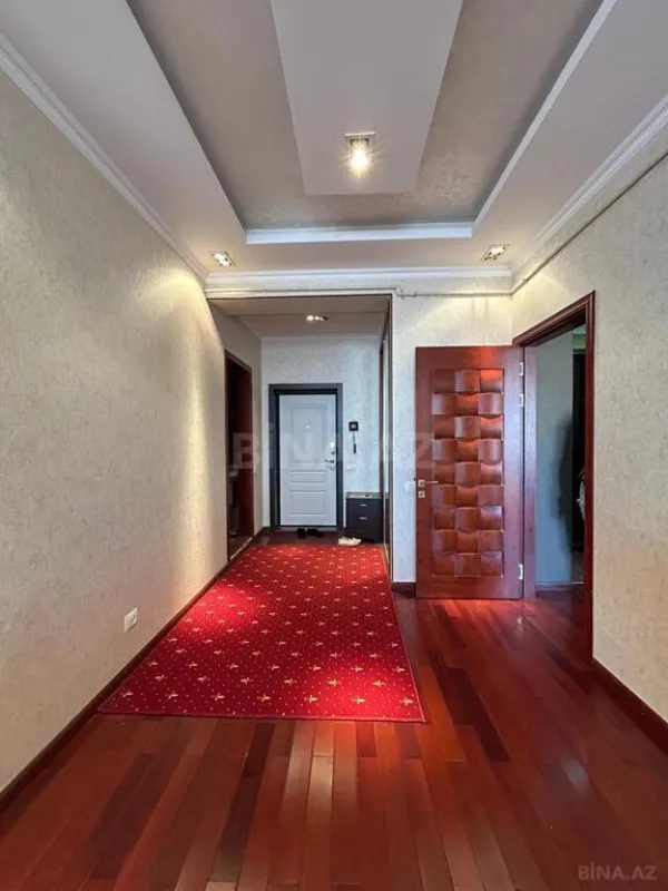 Satılır 2 otaqlı mənzil 81 m²