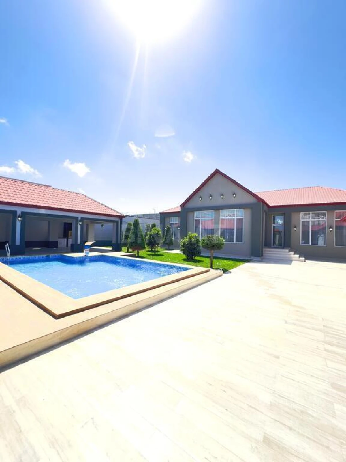 Satılır 5 otaqlı həyət evi 265 m²