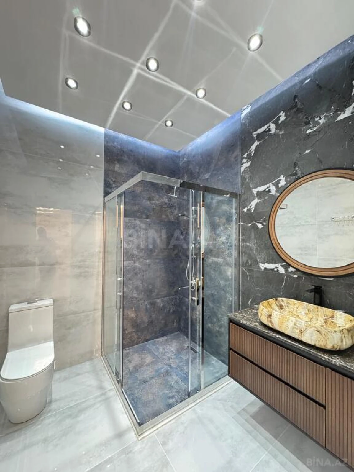 Satılır 5 otaqlı həyət evi 265 m²