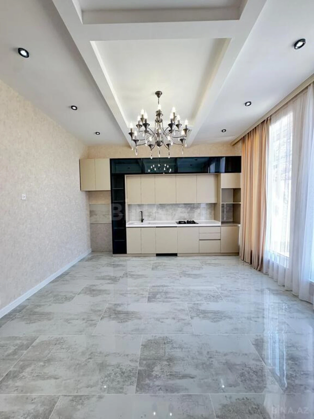 Satılır 5 otaqlı həyət evi 265 m²