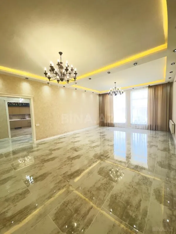 Satılır 5 otaqlı həyət evi 265 m²