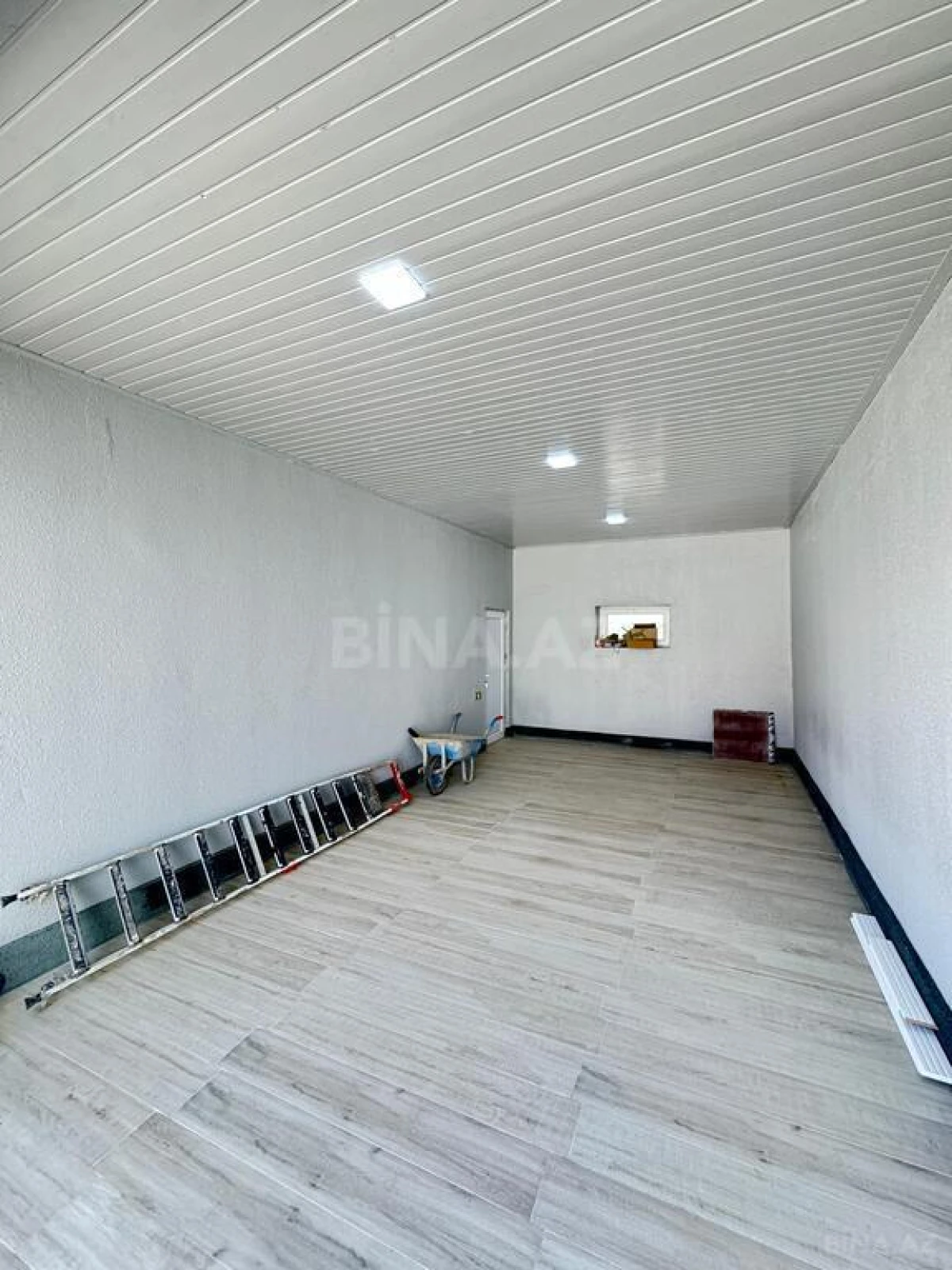 Satılır 5 otaqlı həyət evi 265 m²