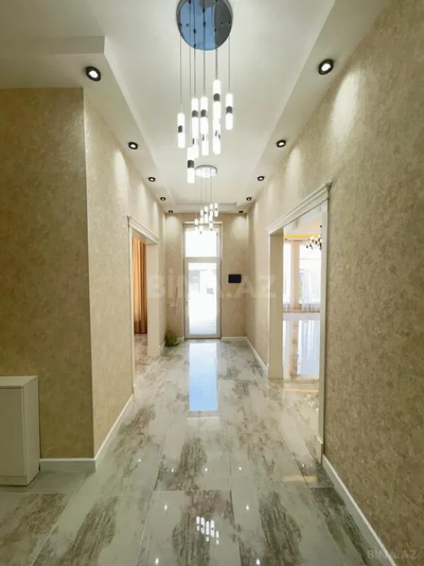 Satılır 5 otaqlı həyət evi 265 m²