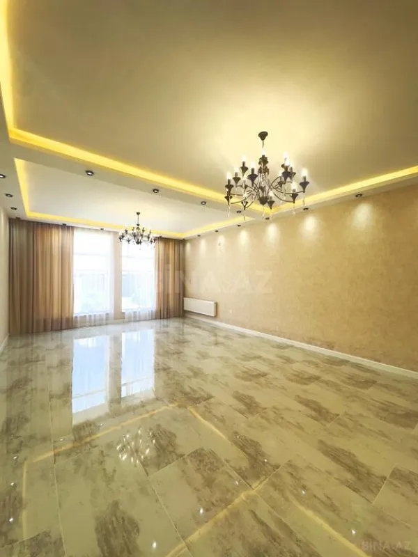 Satılır 5 otaqlı həyət evi 265 m²