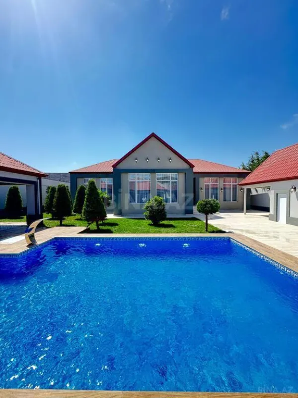 Satılır 5 otaqlı həyət evi 265 m²