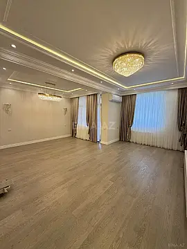 Satılır 4 otaqlı mənzil 205 m² — Bakı 4 otaq 205.00 m²