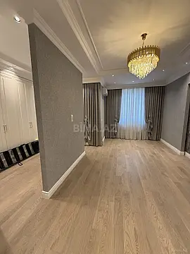 Satılır 4 otaqlı mənzil 205 m²