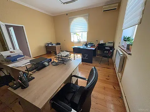 Kirayə verilir 3 otaqlı ofis 65 m²