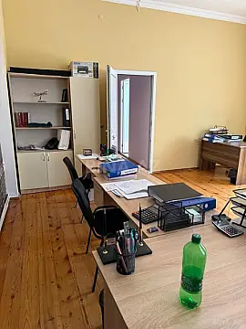 Kirayə verilir 3 otaqlı ofis 65 m²