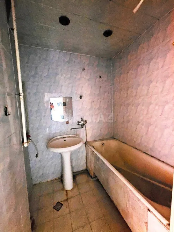 Satılır 5 otaqlı mənzil 120 m²