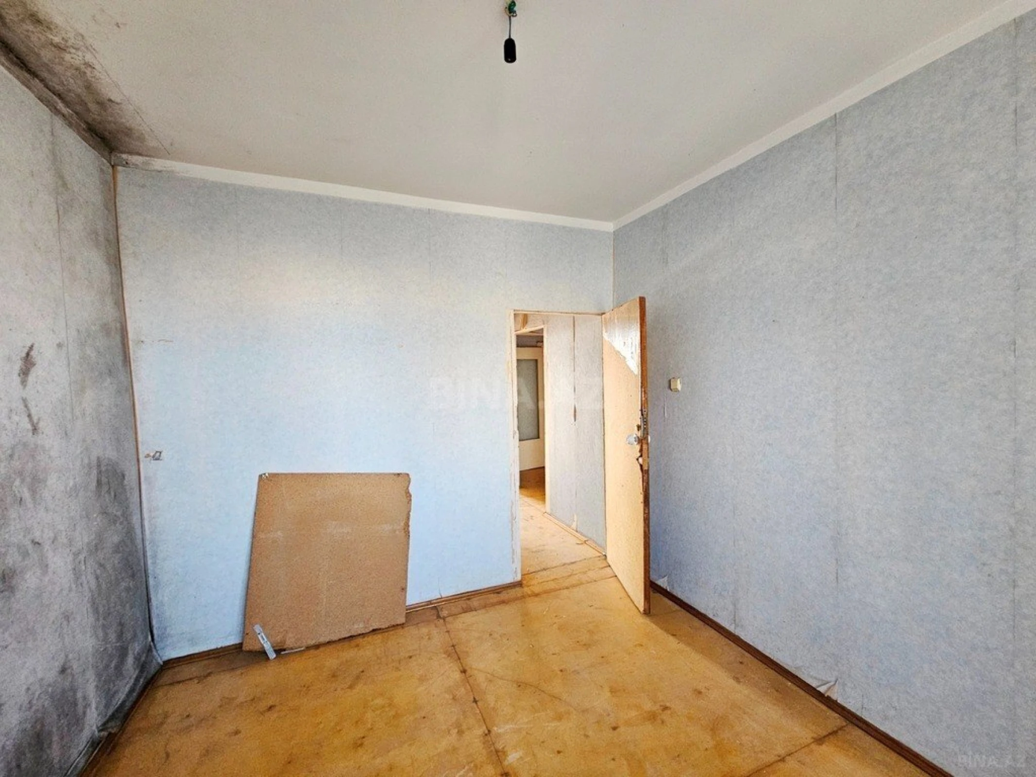 Satılır 5 otaqlı mənzil 120 m²