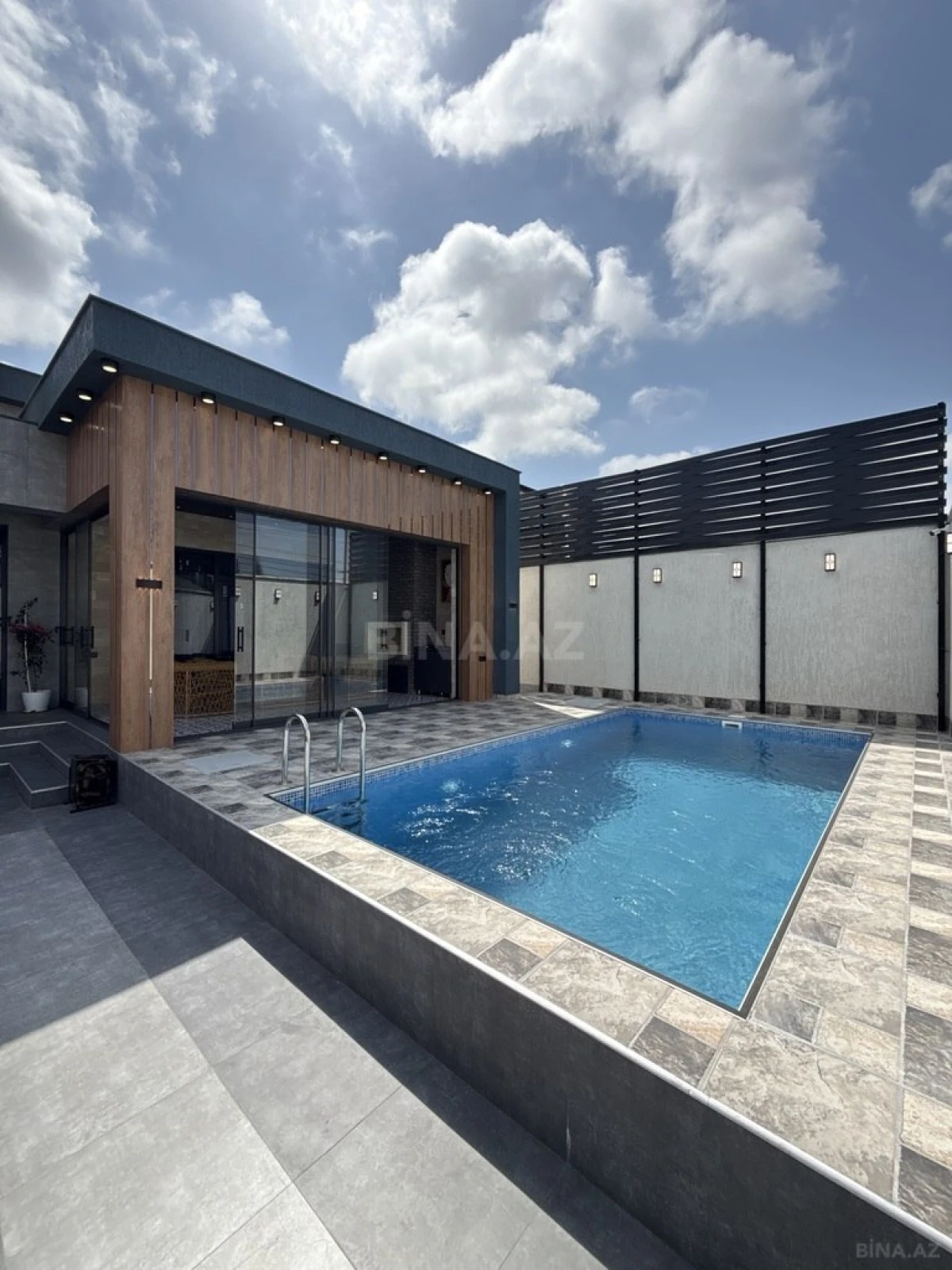 Satılır 4 otaqlı həyət evi 160 m²