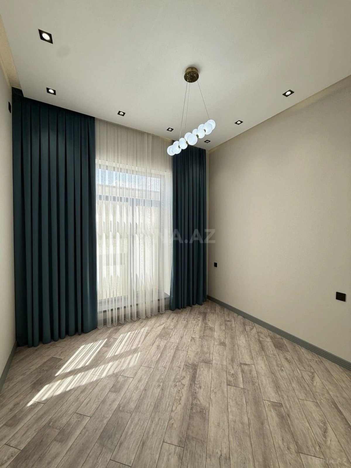 Satılır 4 otaqlı həyət evi 160 m²