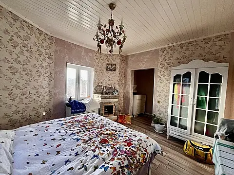 Satılır 4 otaqlı həyət evi 155 m²