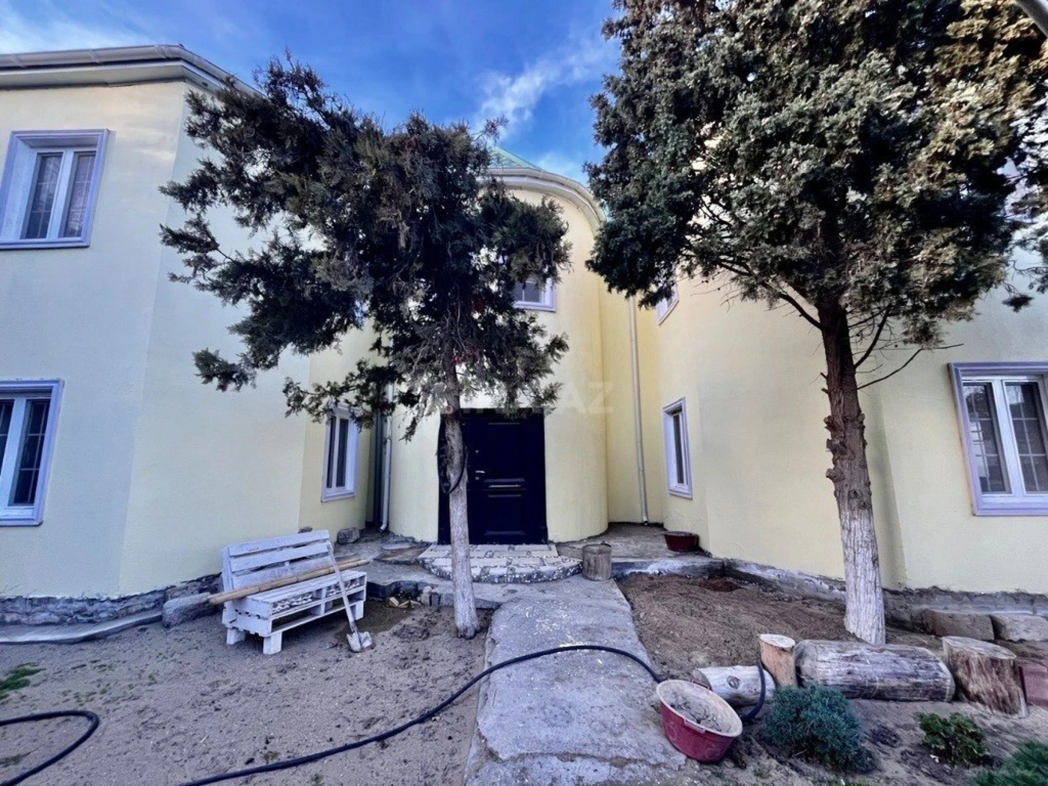 Satılır 4 otaqlı həyət evi 155 m²