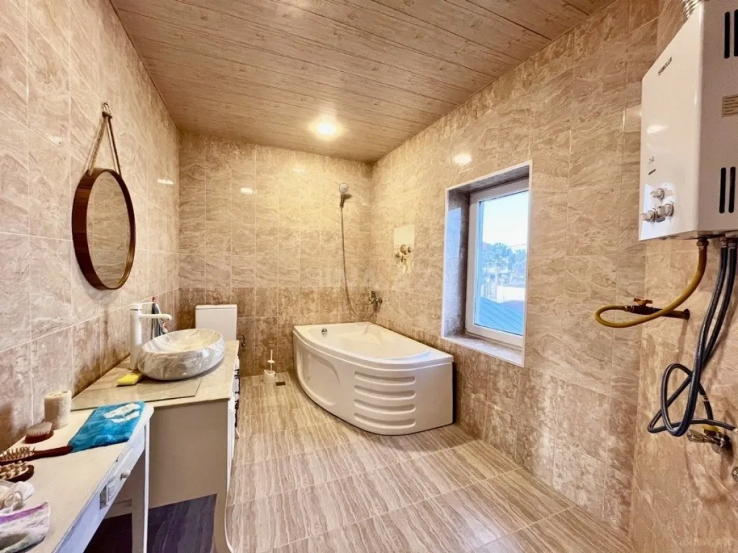 Satılır 4 otaqlı həyət evi 155 m²