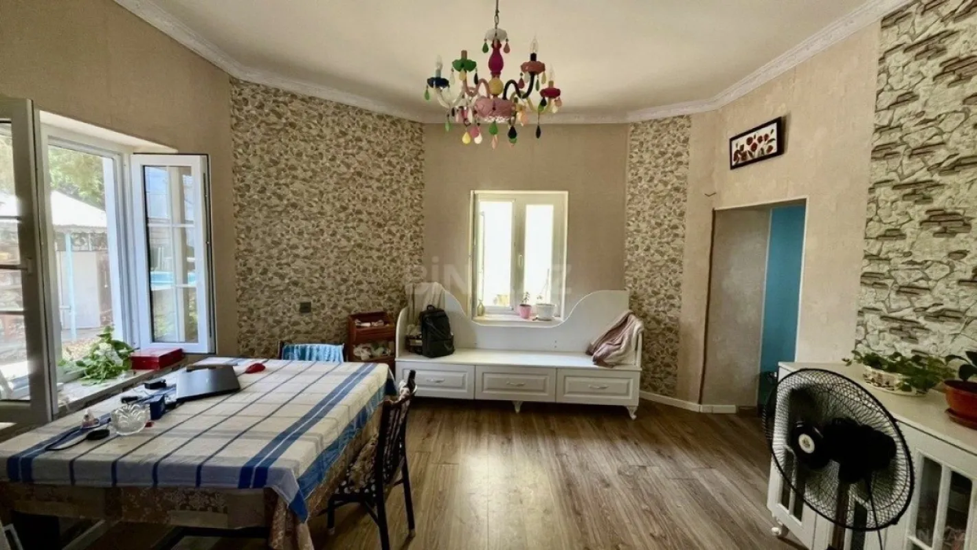 Satılır 4 otaqlı həyət evi 155 m²