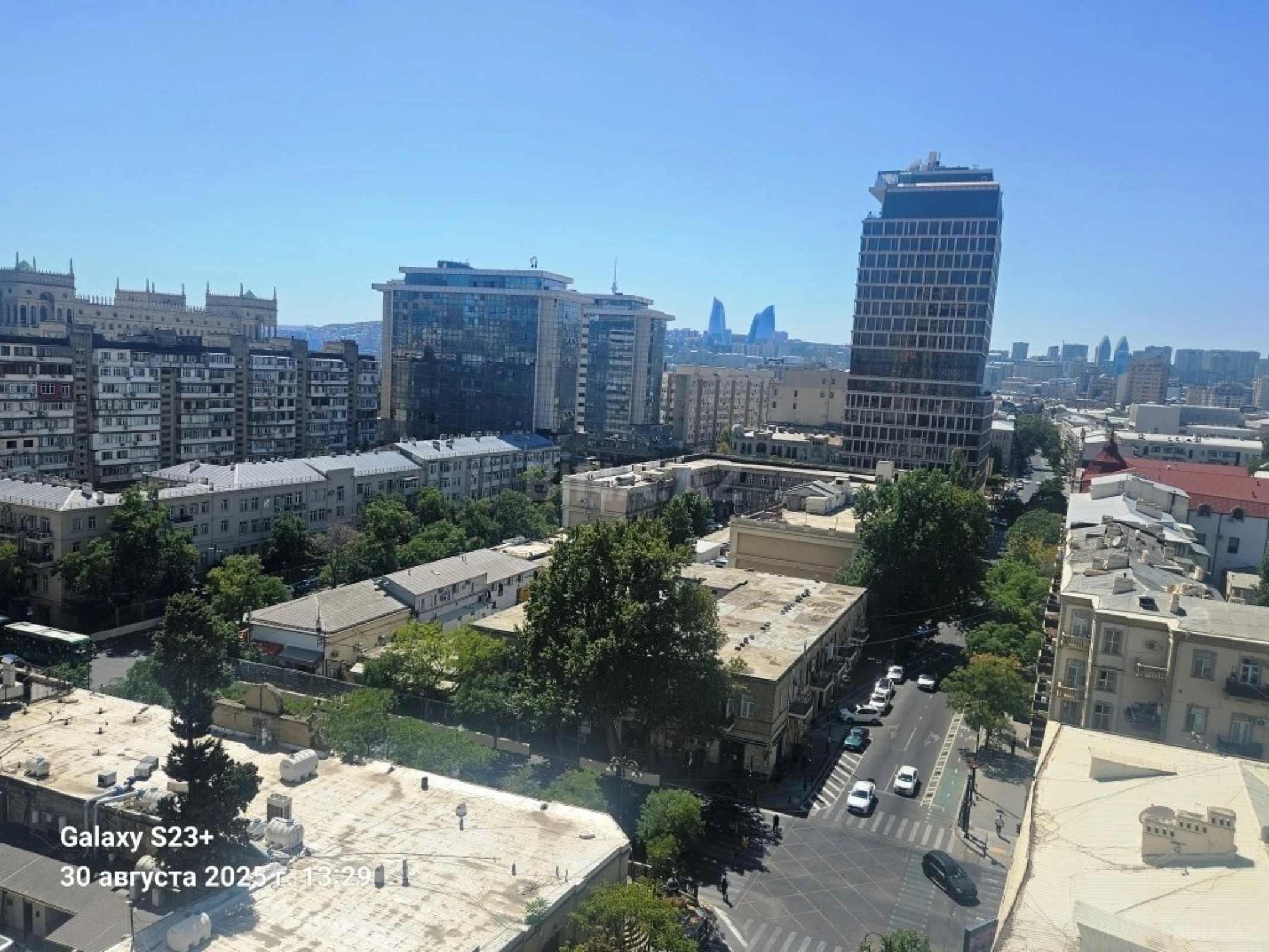 Satılır 5 otaqlı mənzil 265 m²