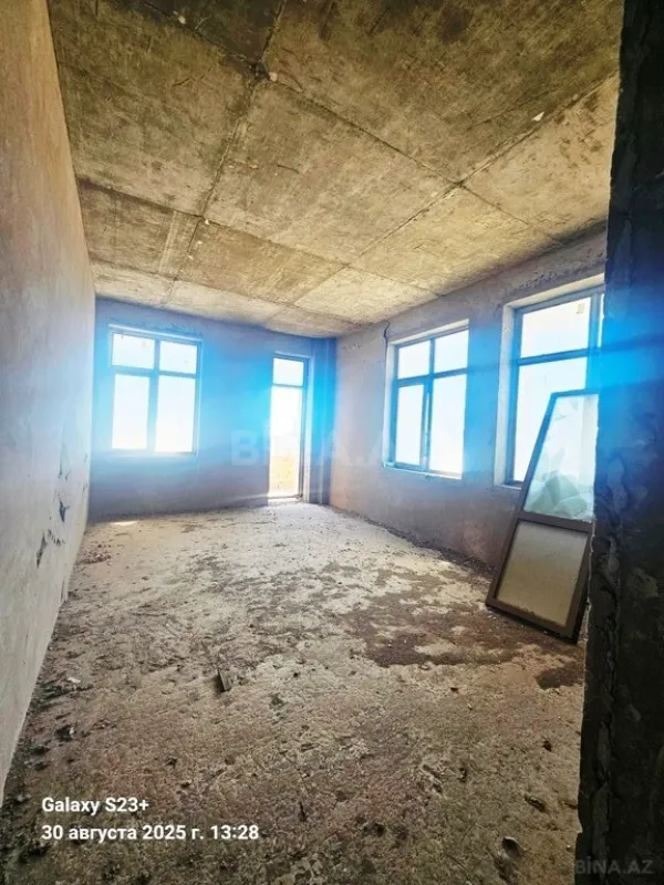 Satılır 5 otaqlı mənzil 265 m²