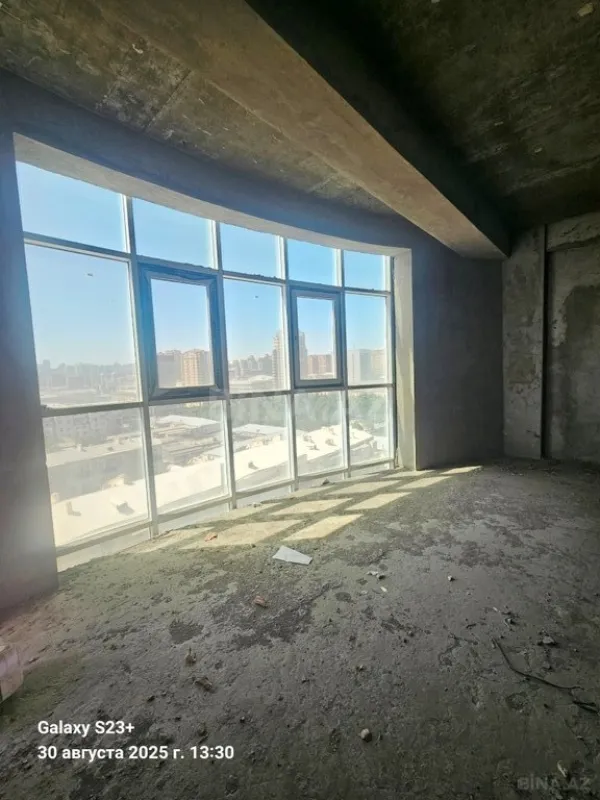 Satılır 5 otaqlı mənzil 265 m²