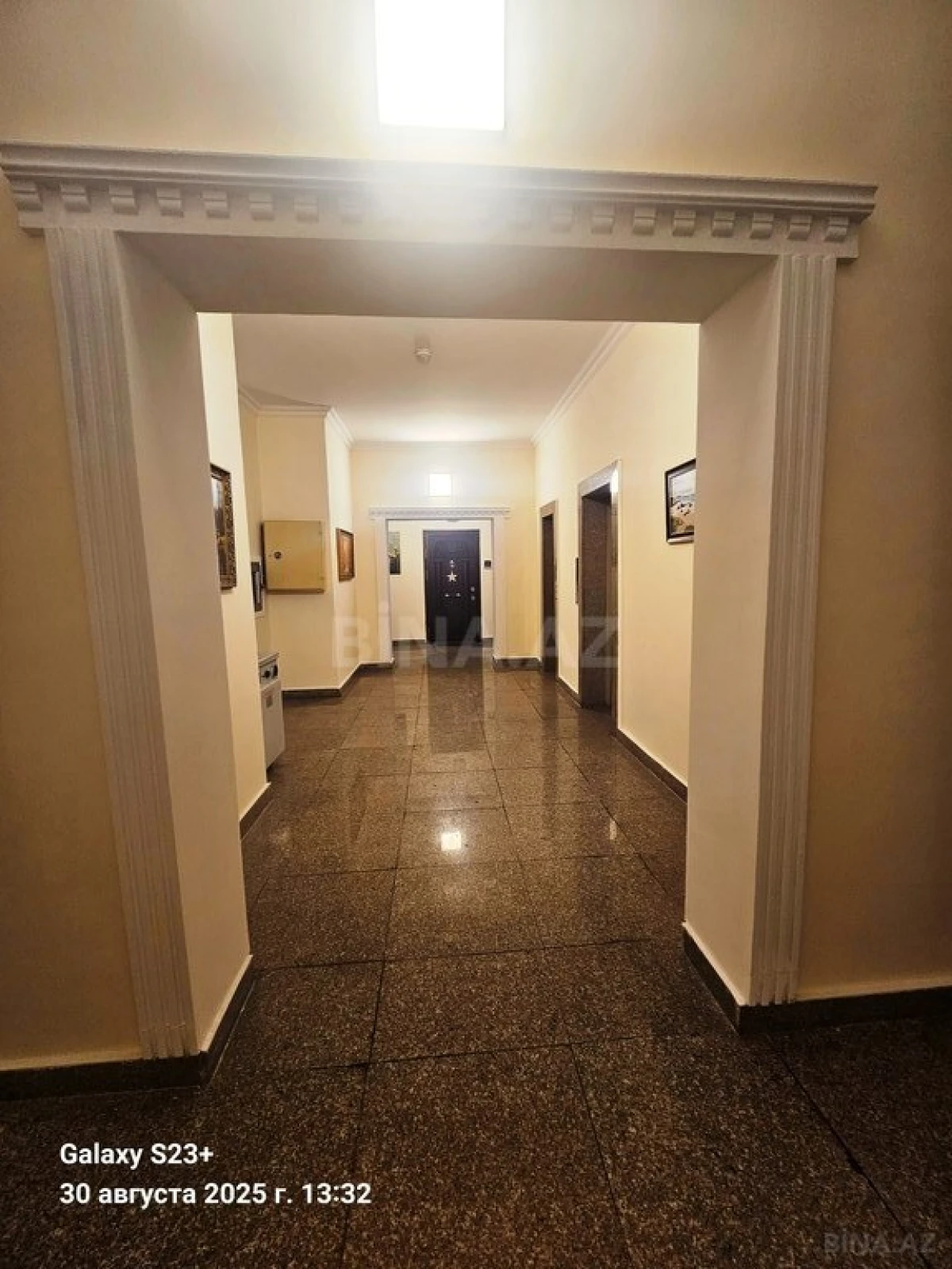 Satılır 5 otaqlı mənzil 265 m²