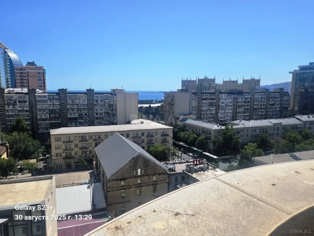 Satılır 5 otaqlı mənzil 265 m²