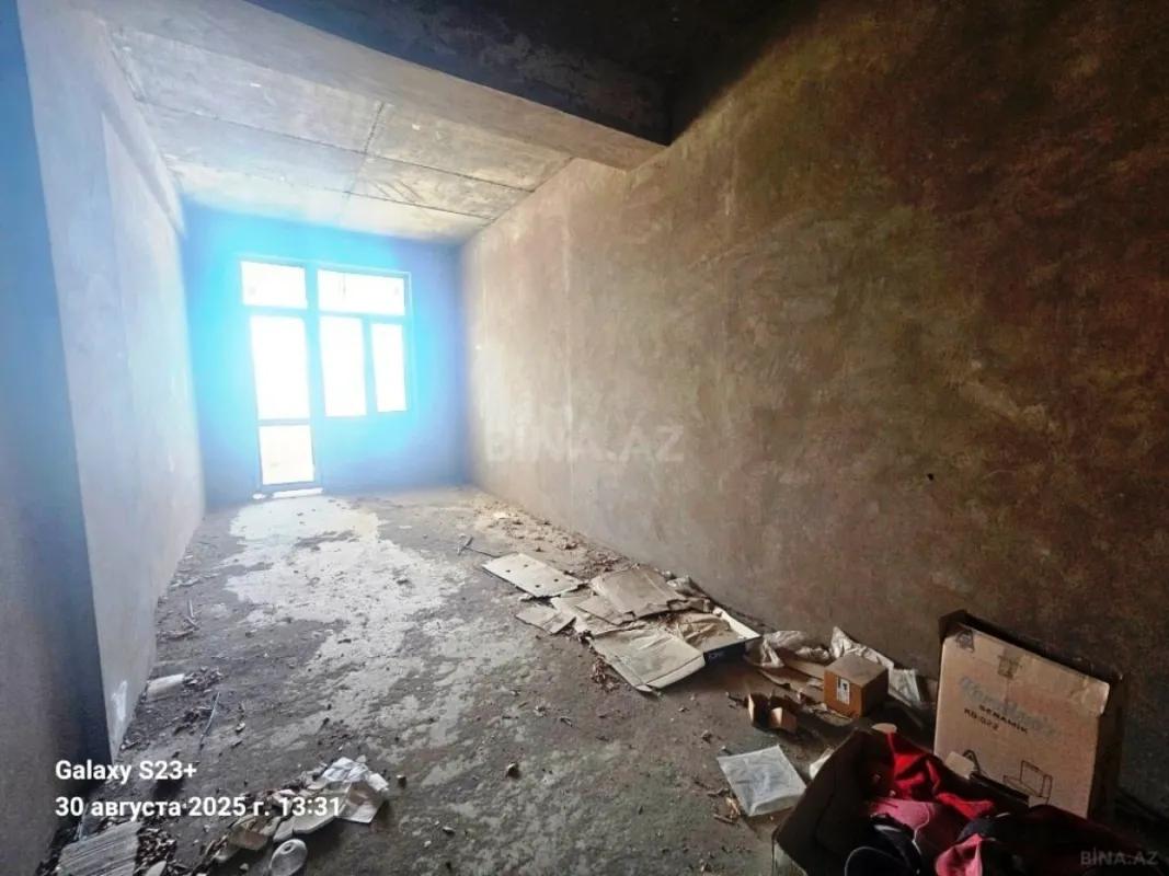 Satılır 5 otaqlı mənzil 265 m²