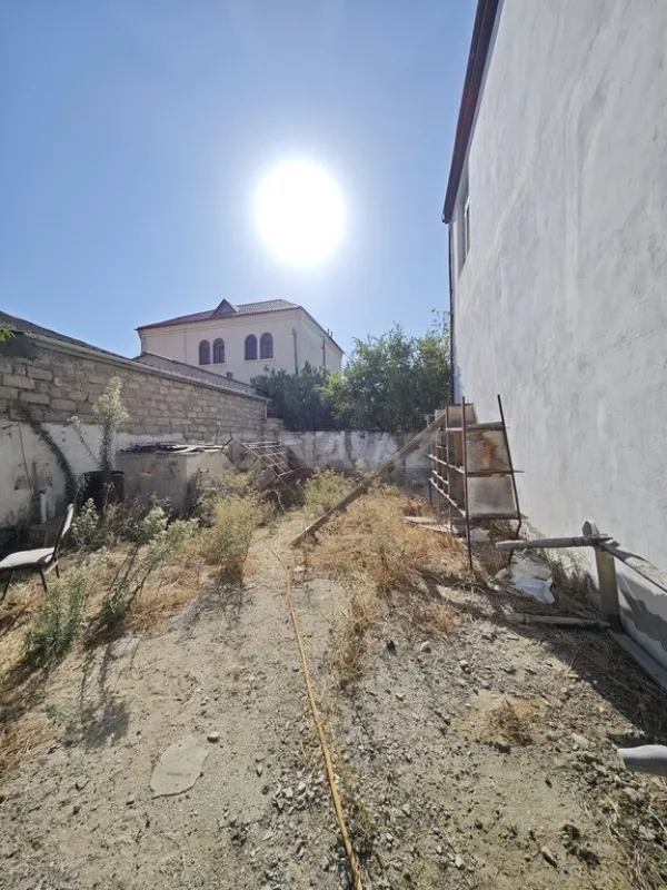 Satılır 7 otaqlı həyət evi 250 m²
