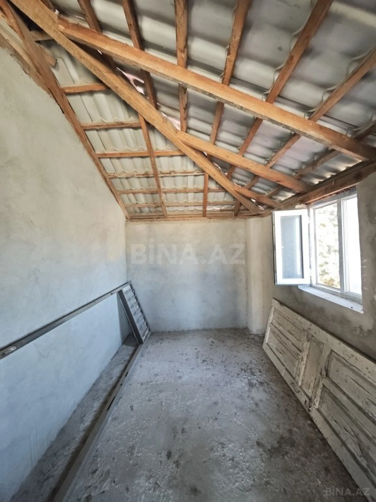 Satılır 7 otaqlı həyət evi 250 m²