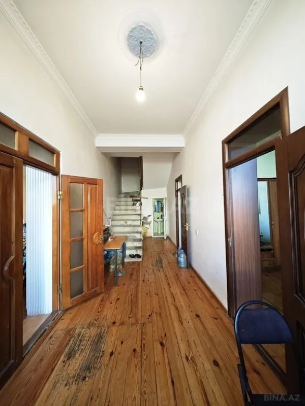 Satılır 7 otaqlı həyət evi 250 m²