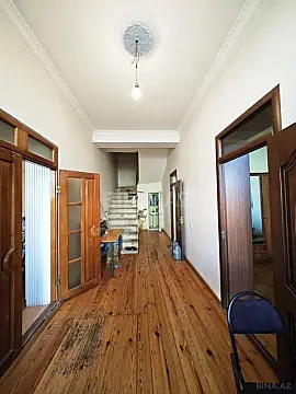 Satılır 7 otaqlı həyət evi 250 m²