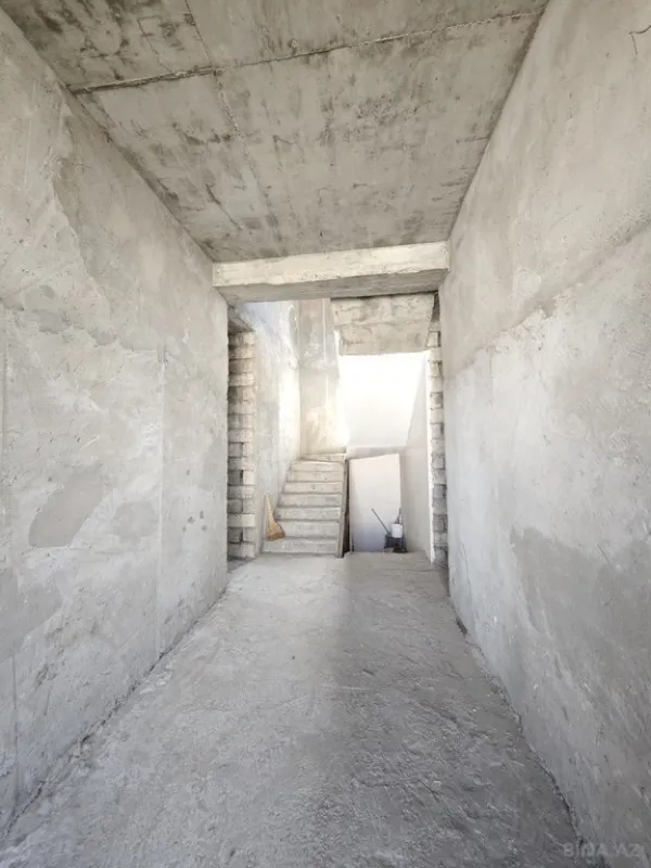 Satılır 7 otaqlı həyət evi 250 m²