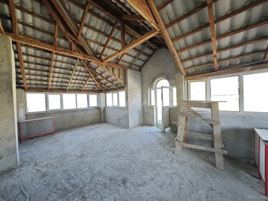 Satılır 7 otaqlı həyət evi 250 m²