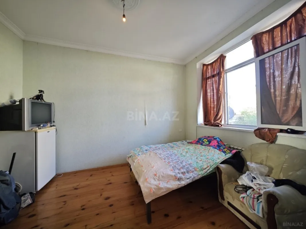 Satılır 7 otaqlı həyət evi 250 m²