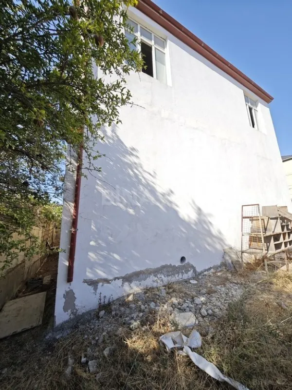 Satılır 7 otaqlı həyət evi 250 m²