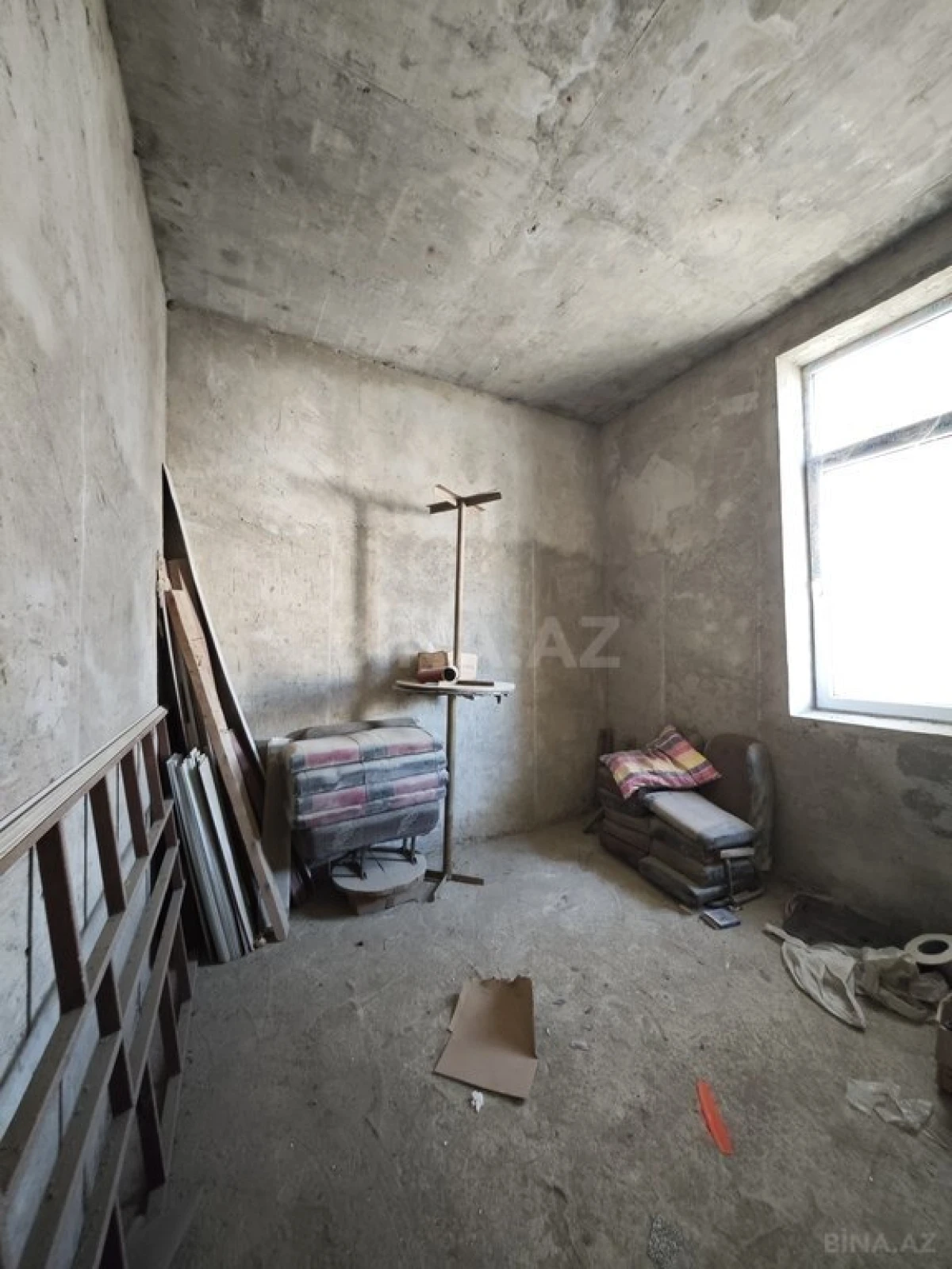 Satılır 7 otaqlı həyət evi 250 m²