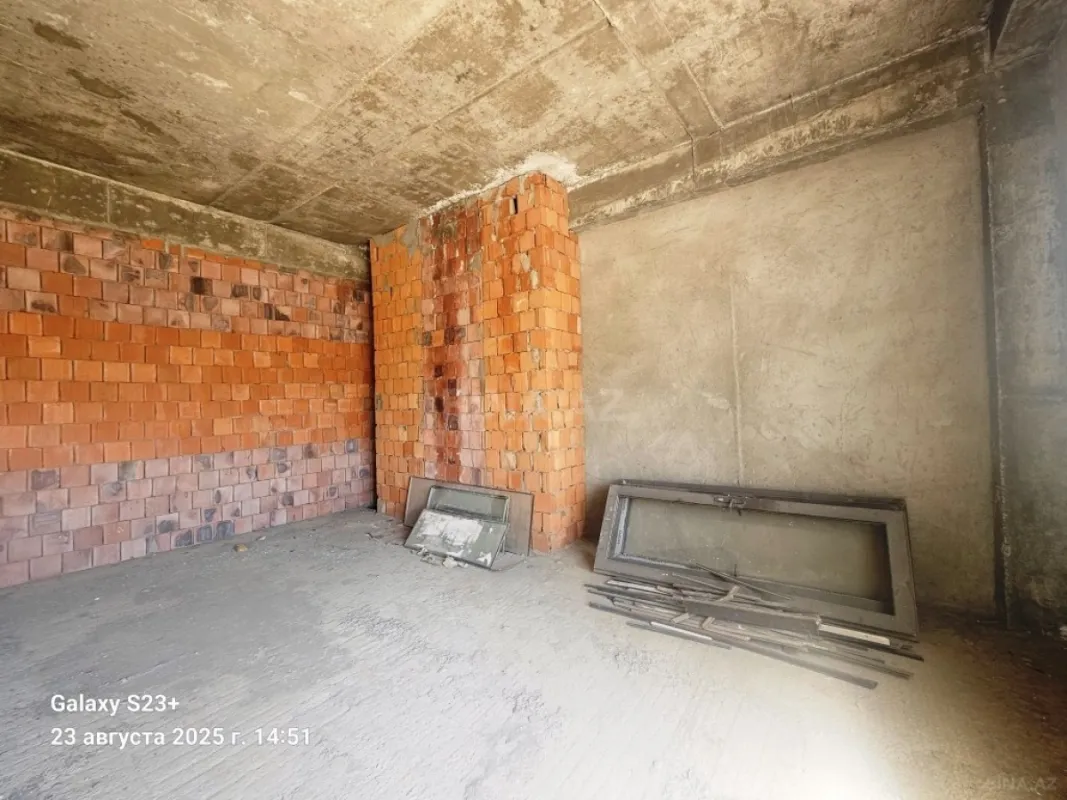 Satılır 4 otaqlı mənzil 340 m²