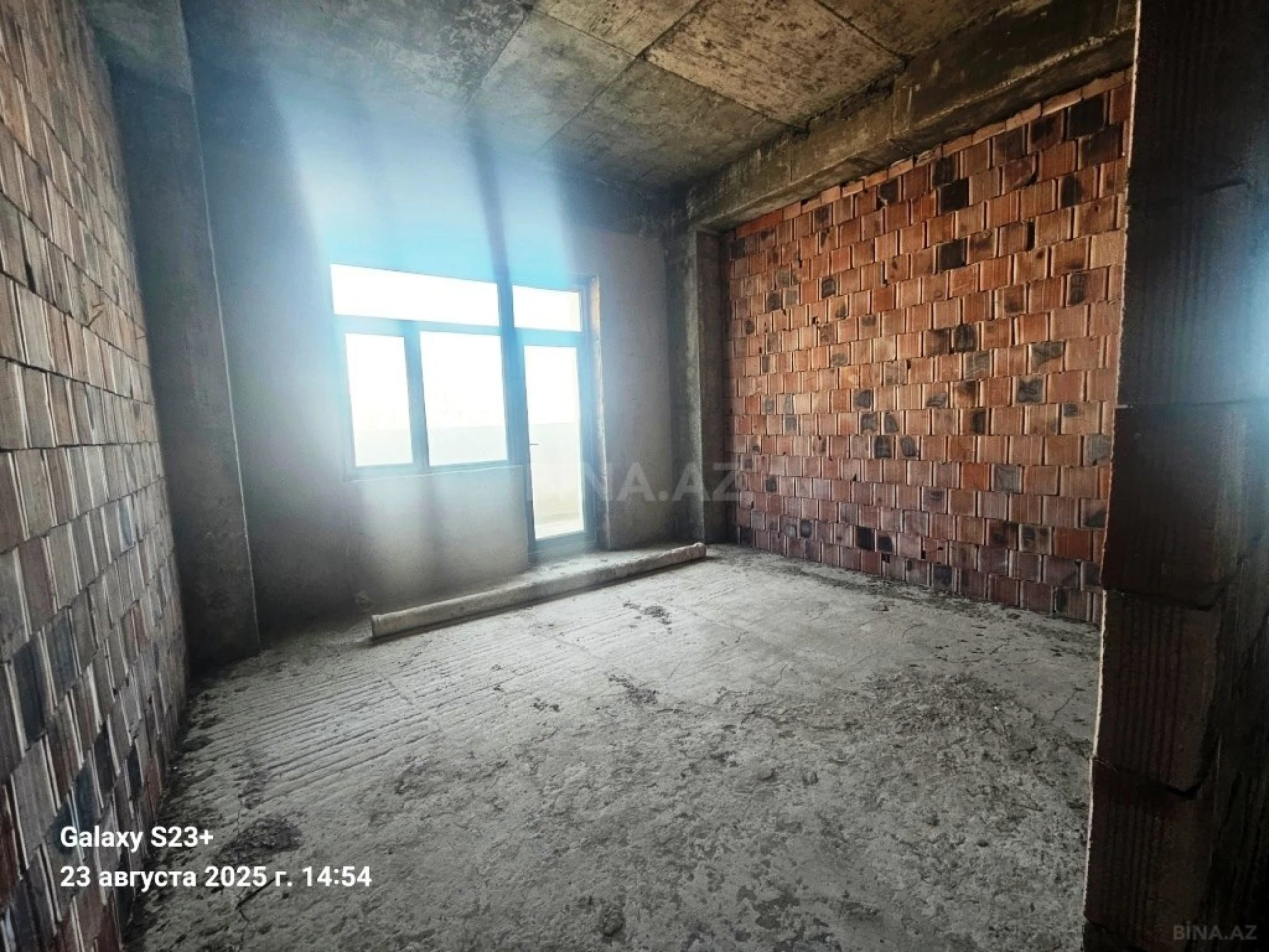 Satılır 4 otaqlı mənzil 340 m²