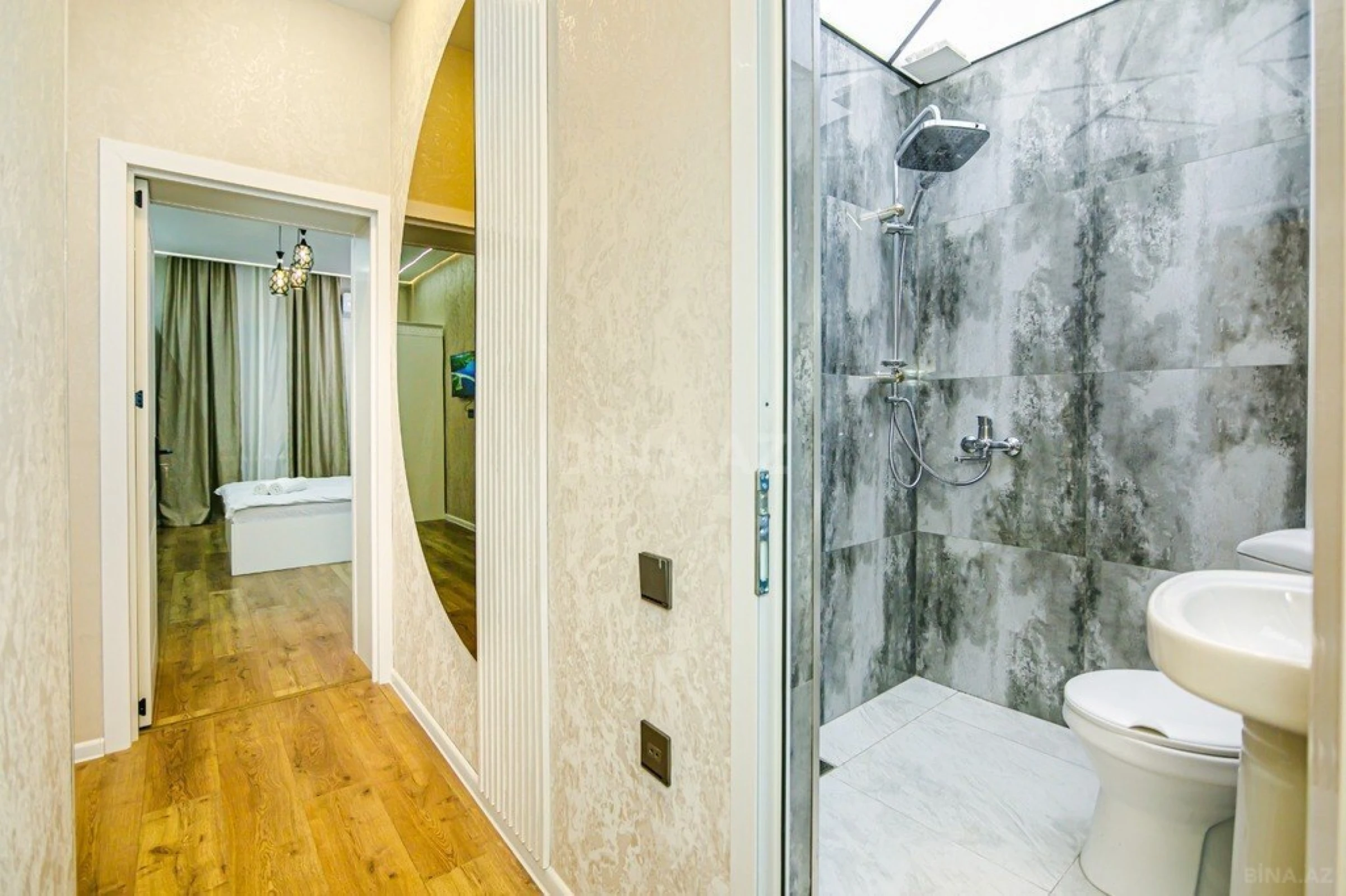 Kirayə verilir 4 otaqlı mənzil 147 m²