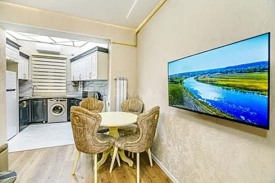 Kirayə verilir 4 otaqlı mənzil 147 m²