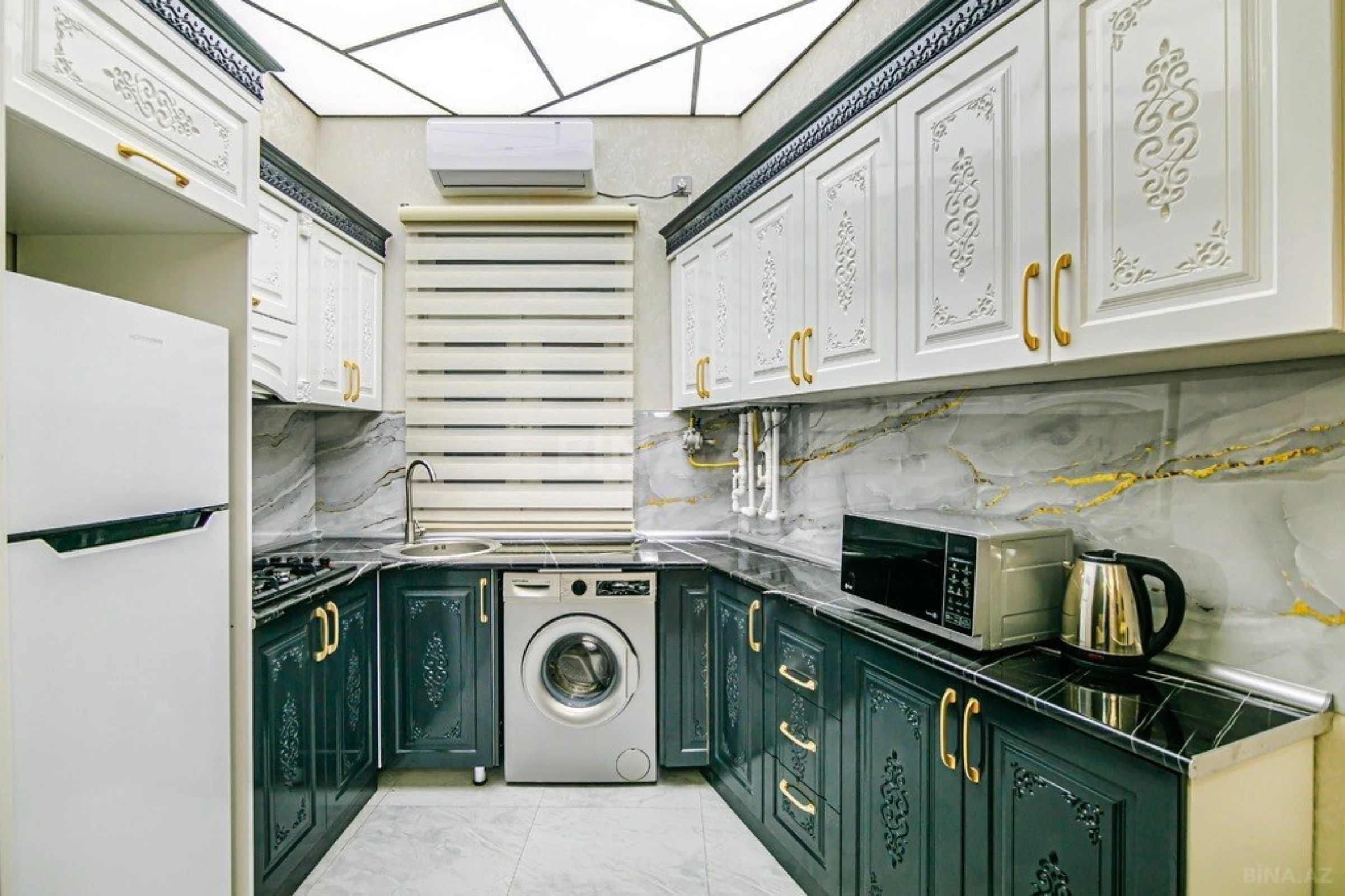 Kirayə verilir 4 otaqlı mənzil 147 m²