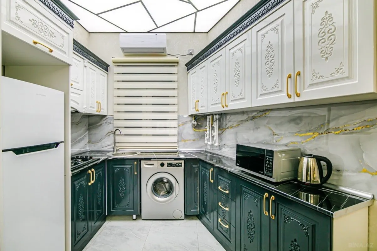 Kirayə verilir 4 otaqlı mənzil 147 m²