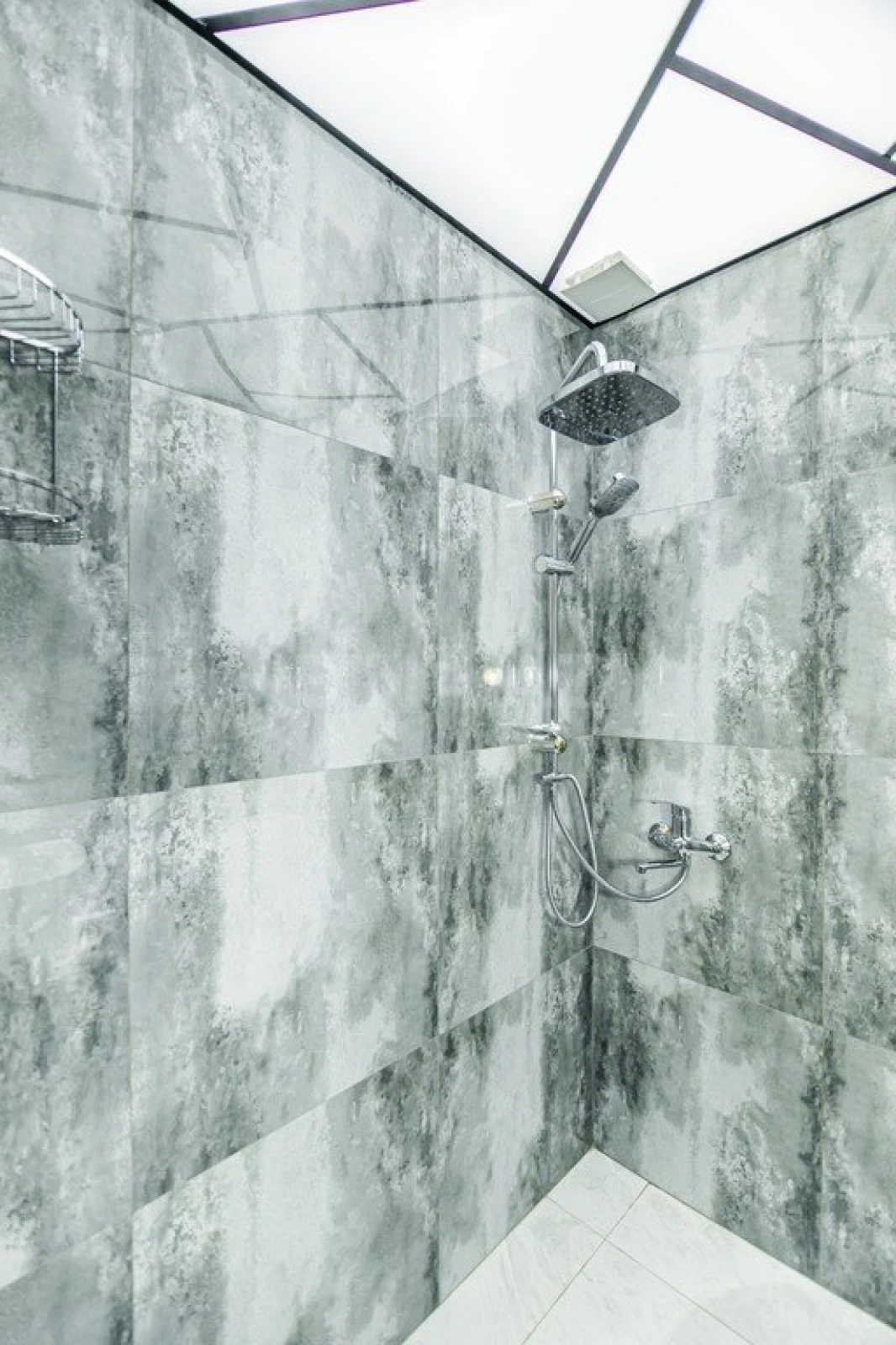 Kirayə verilir 4 otaqlı mənzil 147 m²