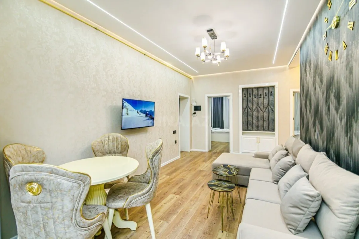 Kirayə verilir 4 otaqlı mənzil 147 m²