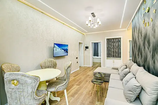 Kirayə verilir 4 otaqlı mənzil 147 m²