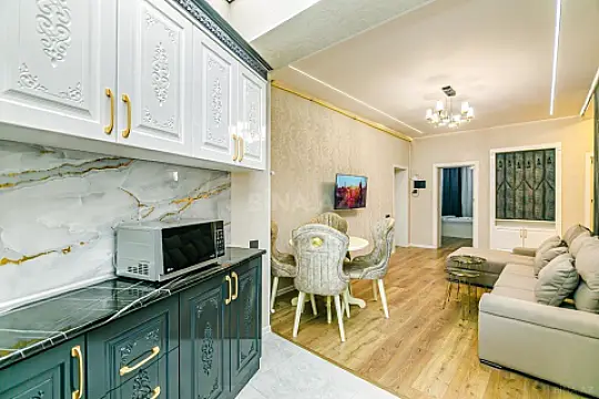 Kirayə verilir 4 otaqlı mənzil 147 m²