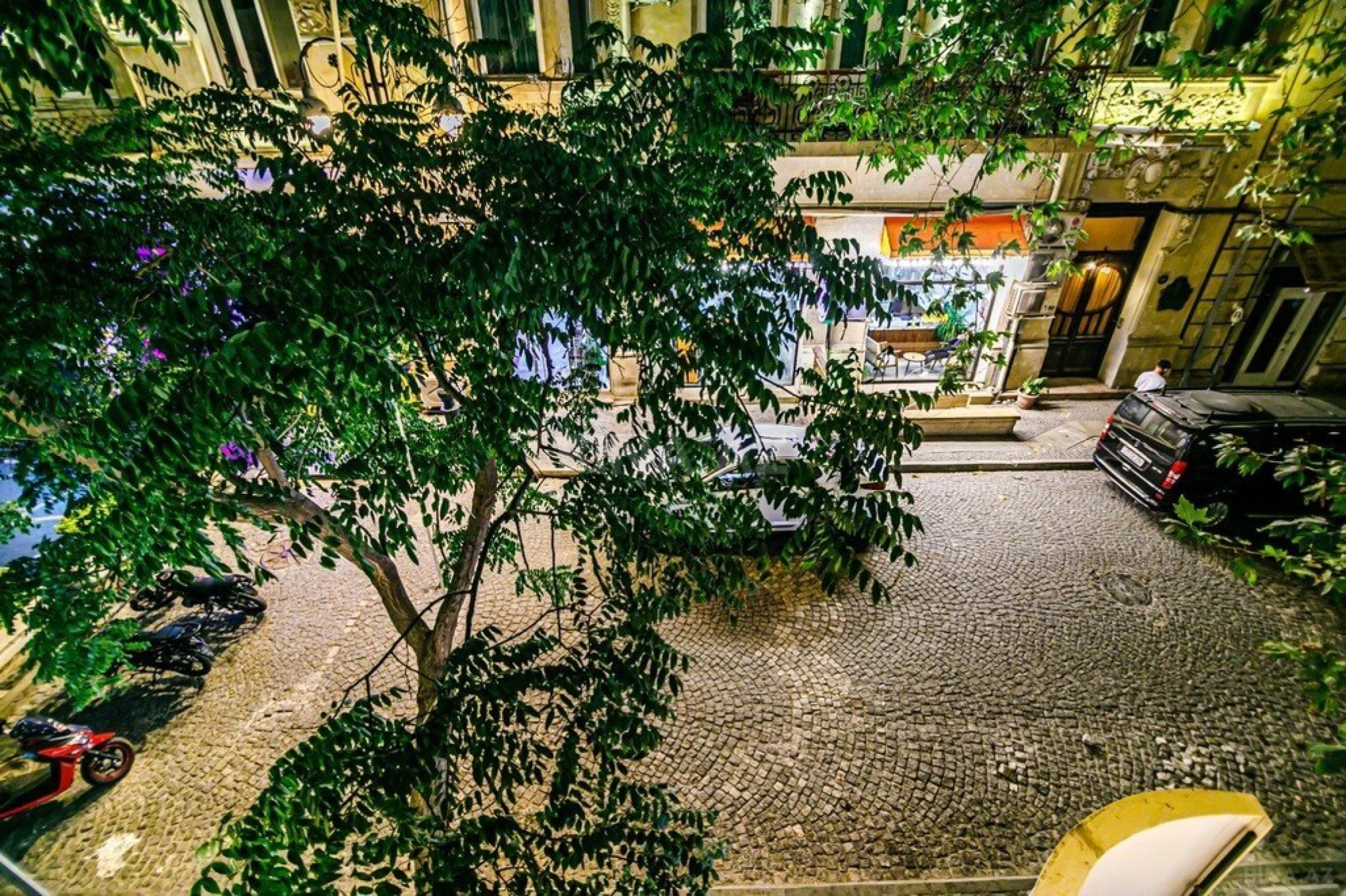 Kirayə verilir 4 otaqlı mənzil 147 m²